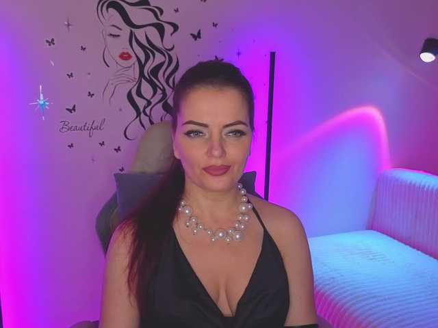 SelenaOlson online show from August 1, 8:37 pm