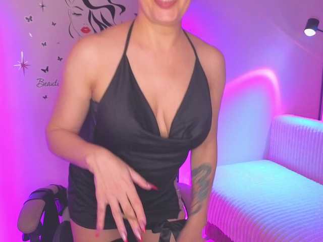 SelenaOlson online show from August 4, 7:44 pm