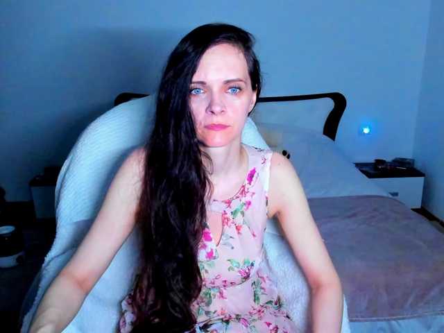 SexQueen11 online show from August 6, 7:51 am