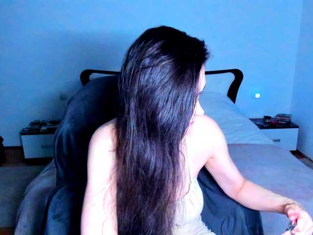 SexQueen11 online show from August 11, 9:33 am