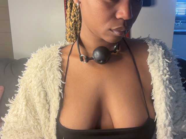 SexyBaddie online show from July 28, 10:10 am