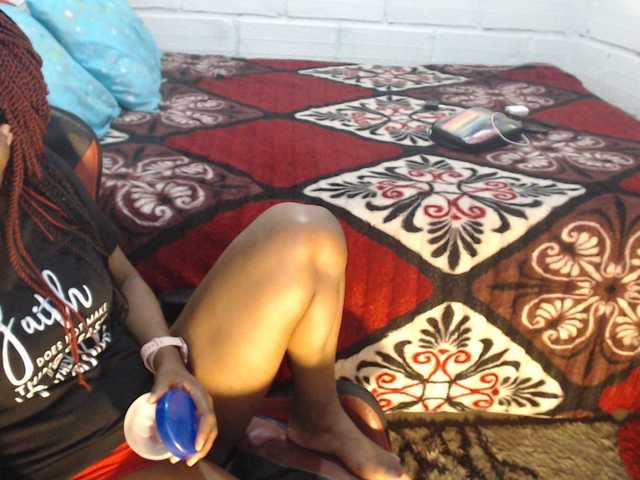 Sexyjustin202 online show from August 3, 11:45 pm