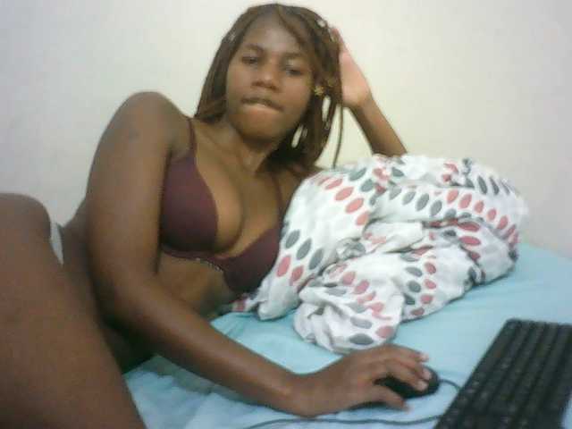 Sexyqueen2 online show from August 12, 10:34 pm