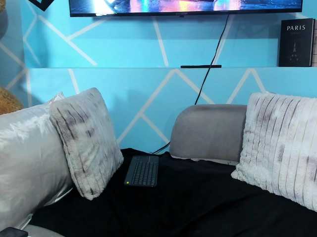 SharonNoa online show from August 14, 8:01 pm