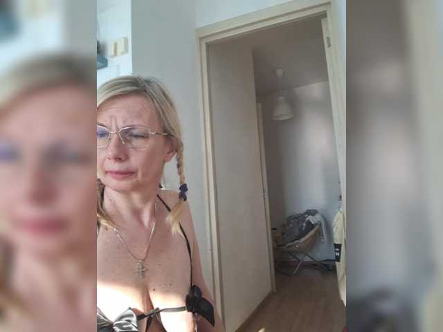 ShiningMILF online show from August 14, 5:33 am