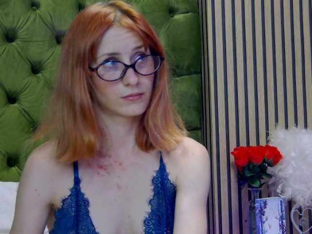 SiennaShapiro online show from August 18, 12:11 pm