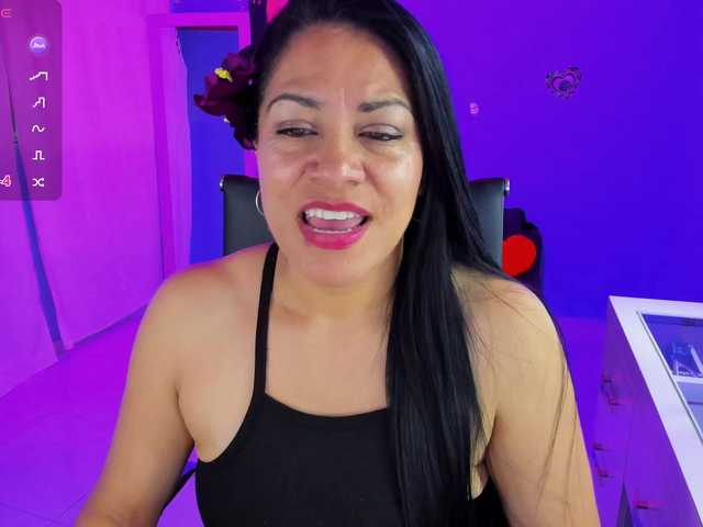 SusanRamirez online show from August 6, 10:09 pm