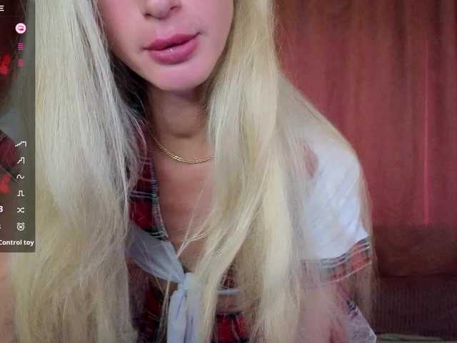Skinnylady online show from August 12, 7:43 am