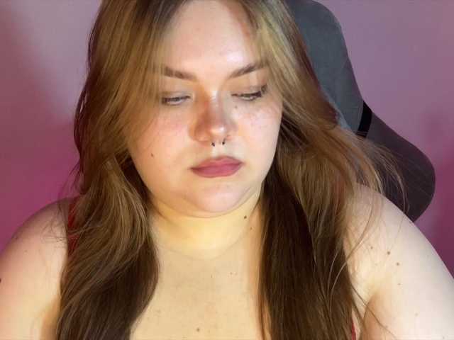 LovelyEmily online show from August 2, 5:31 pm