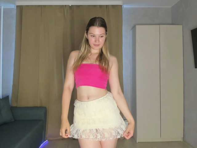 SkyeDavis online show from July 21, 1:24 pm