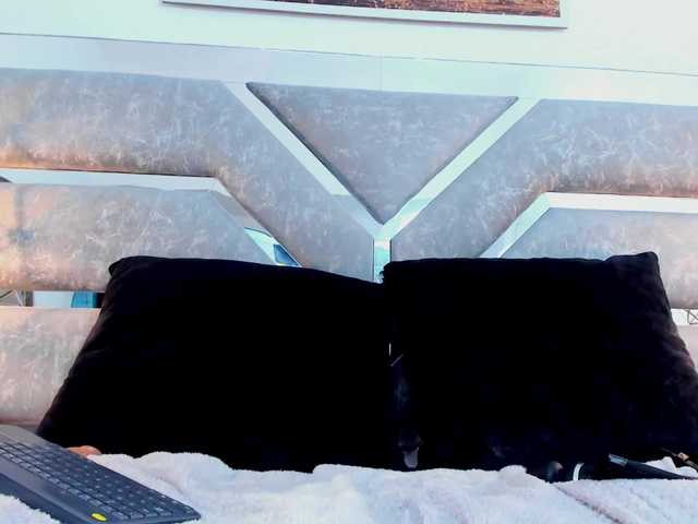 Slut-Milf online show from August 3, 11:01 pm