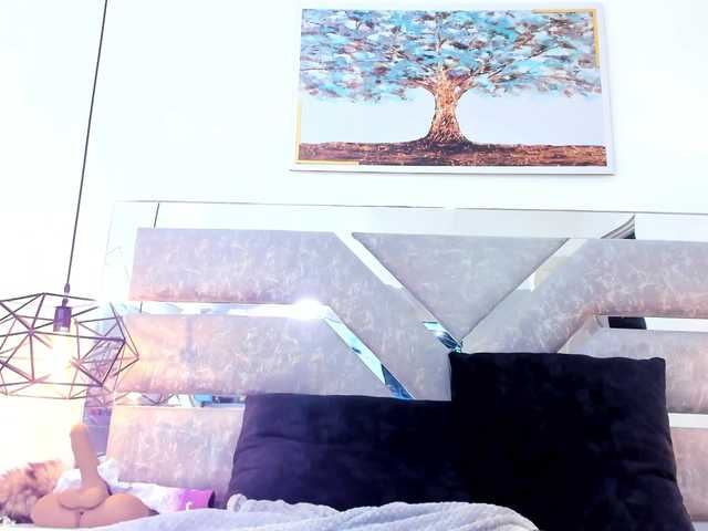 Slut-Milf online show from August 15, 8:13 pm