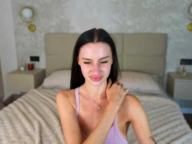 SnowWhiteee online show from July 24, 3:59 pm