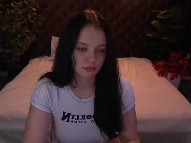 SnowWhiti online show from August 15, 3:10 am
