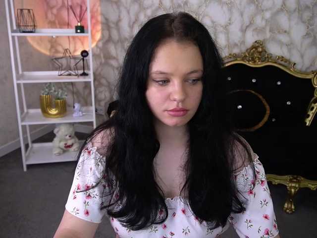 SnowWhiti online show from August 15, 7:29 pm