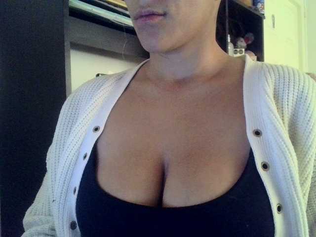 Sofiabrunni online show from July 19, 1:46 pm