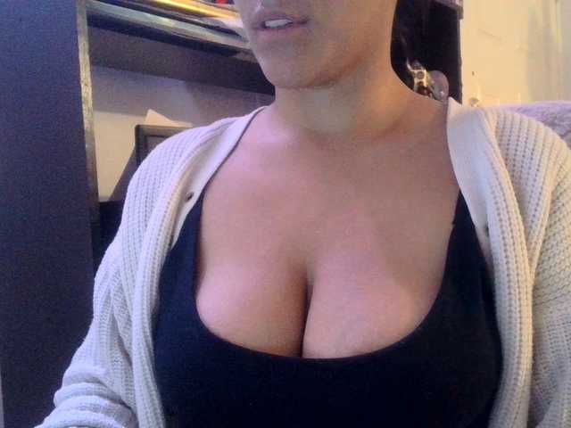 Sofiabrunni online show from August 14, 3:32 am