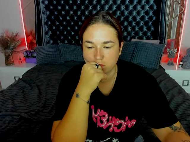 SofiiDarling online show from August 5, 2:53 am