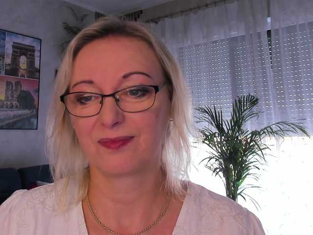 SoftVANESSA online show from August 3, 2:35 pm