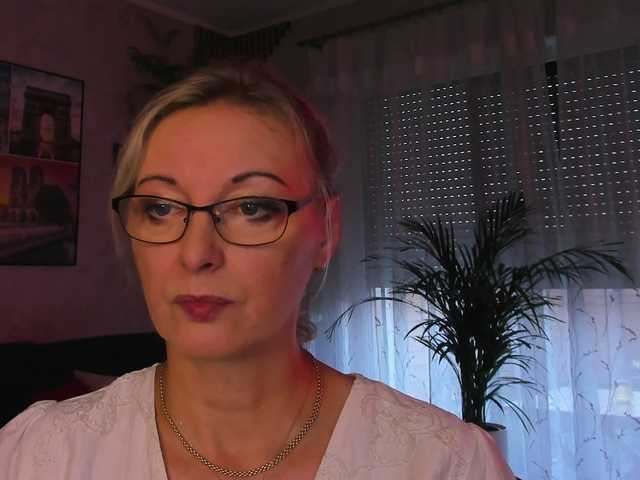 SoftVANESSA online show from August 3, 6:15 pm