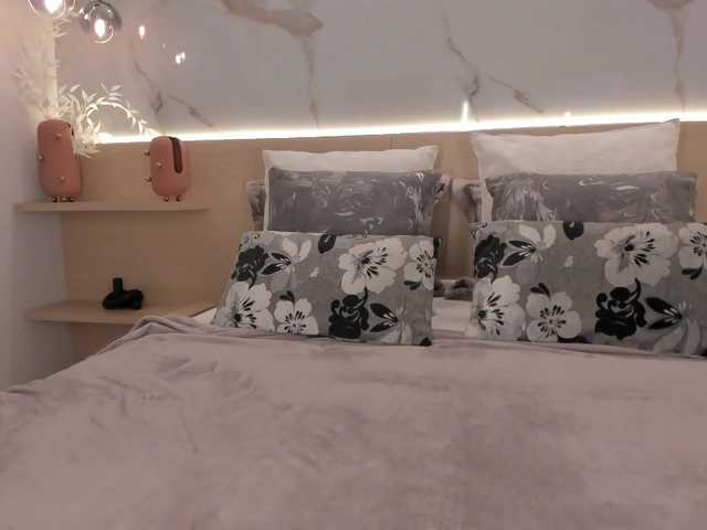 SolAvelar online show from August 9, 2:23 am