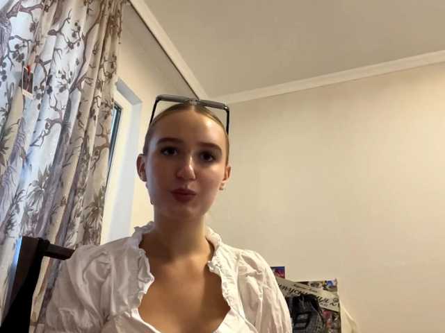 SondraJanisch online show from September 6, 3:51 pm