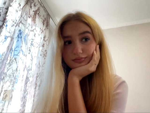 SondraJanisch online show from September 8, 10:22 am