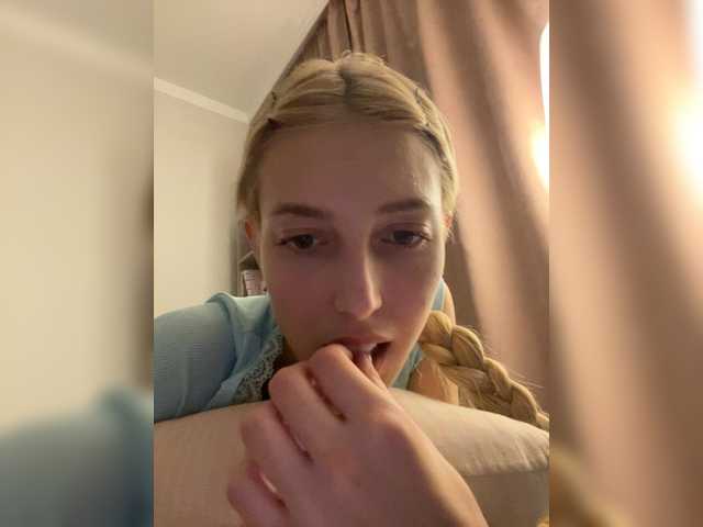 Sonia-Jones online show from August 15, 11:14 am