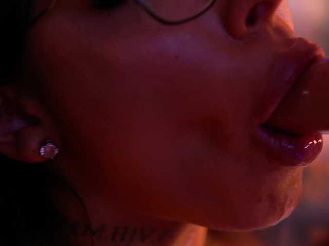 SonyaStorm online show from August 9, 1:17 am