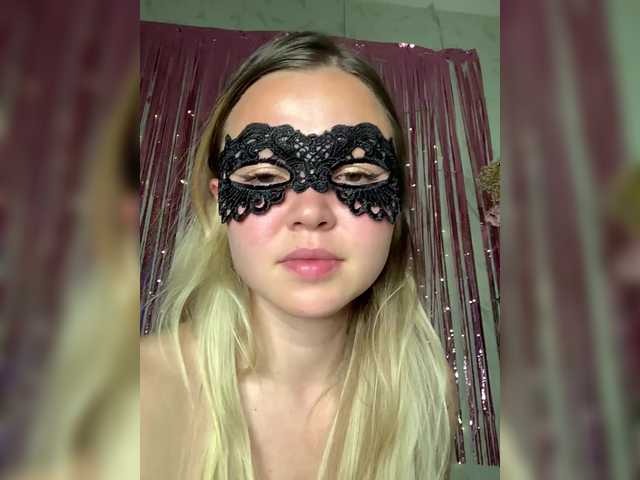 Sophialanguage online show from June 22, 8:42 pm