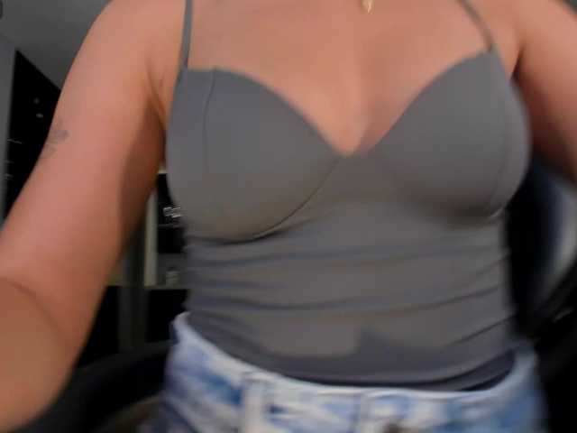 SophieHouston online show from August 14, 11:30 pm