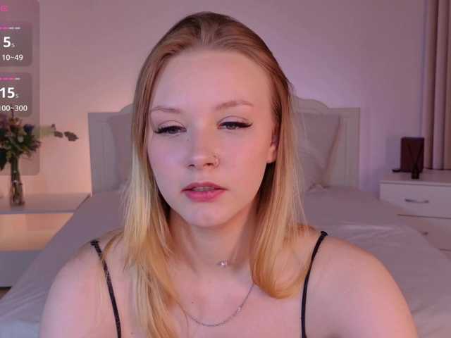 StaceyyJones online show from August 9, 5:25 pm