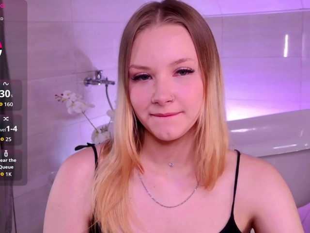 StaceyyJones online show from August 14, 9:35 am