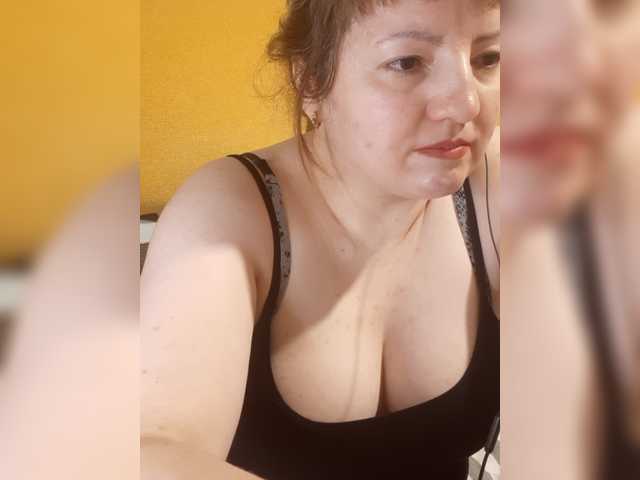 StefanyMellow3 online show from August 11, 10:56 pm