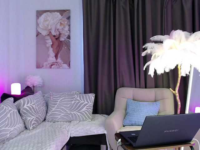 StephanieEclipse online show from August 7, 7:52 am