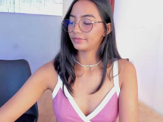 Stephanni online show from August 1, 8:20 am