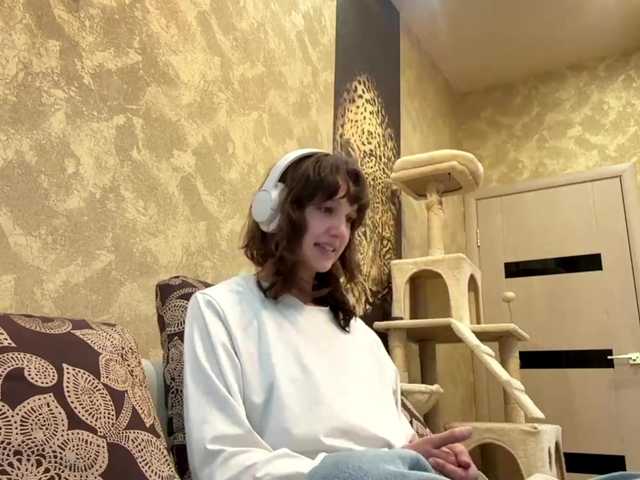 SunniCunningan online show from August 14, 1:26 pm