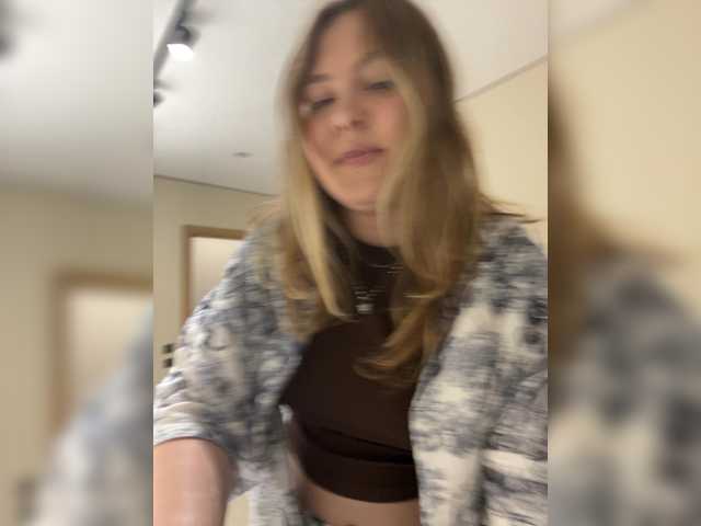SunshineEmma online show from July 5, 9:18 pm