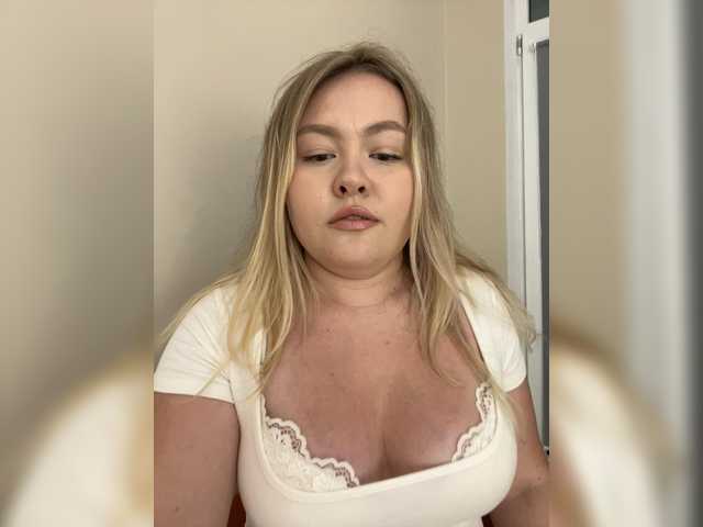 SunshineEmma online show from August 13, 9:18 pm