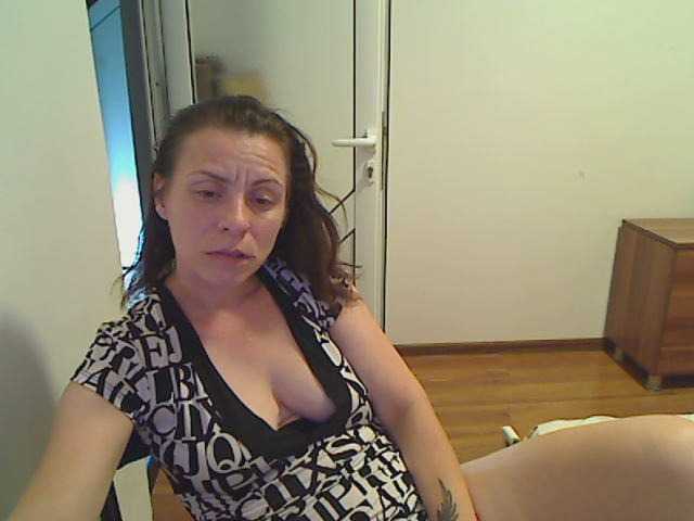 SweetAdela online show from August 7, 9:37 pm