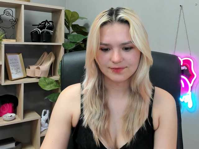 SweetLilyxo online show from July 30, 11:28 am