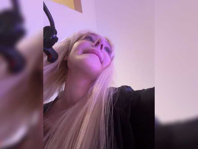 SweetMi333 online show from August 14, 6:22 pm