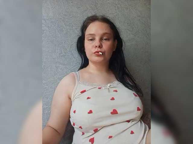 SweetPiggy13 online show from August 11, 12:18 pm