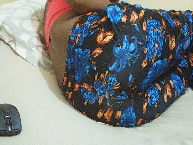 Sweetdiva2 online show from August 14, 9:18 pm
