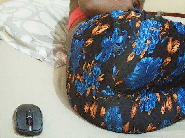 Sweetdiva2 online show from August 14, 10:24 pm