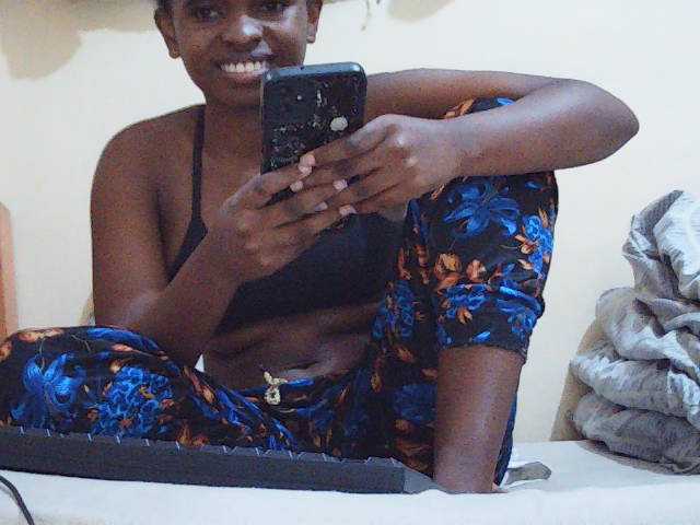 Sweetdiva2 online show from August 15, 6:12 pm