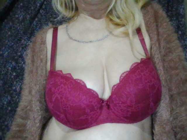 SweetyOLinda online show from May 22, 12:23 am