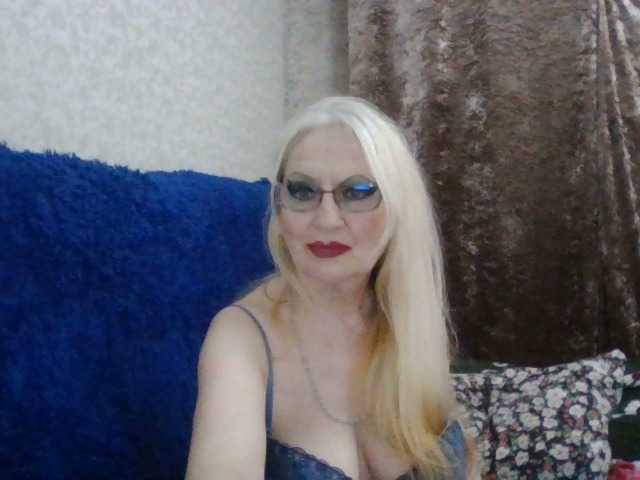 SweetyOLinda online show from May 22, 9:06 pm