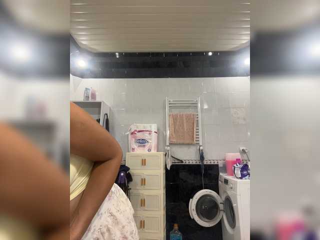 Talilia online show from August 10, 4:52 pm