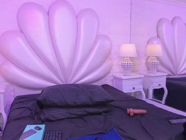 TaniaPierce online show from August 5, 5:22 pm